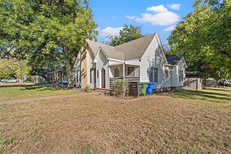 2828 Grim Avenue, Waco TX 76707 - Photo 2