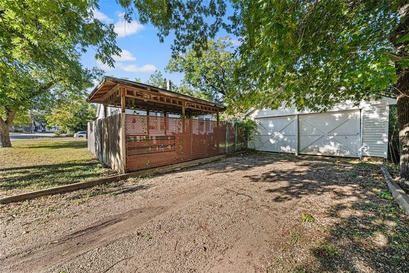 2828 Grim Avenue, Waco TX 76707 - Photo 3