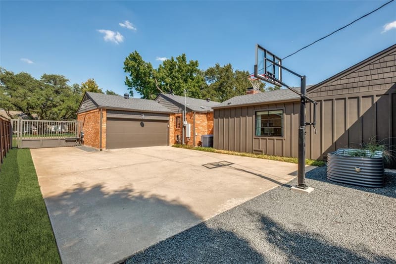 5222 Meadow Crest Drive, Dallas TX 75229 - Photo 38