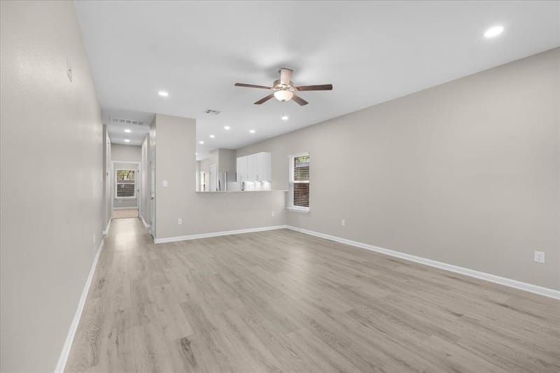 804 N Chandler Drive, Fort Worth TX 76111 - Photo 6