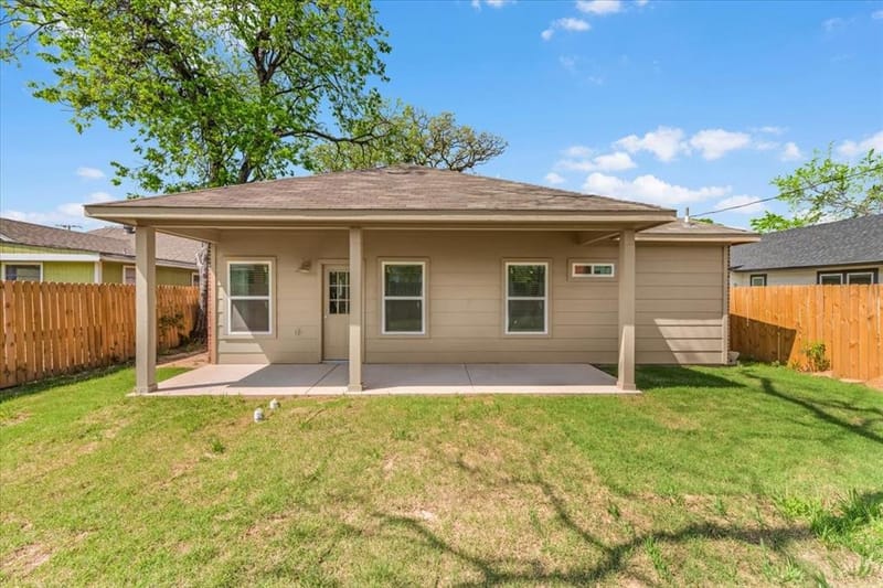 804 N Chandler Drive, Fort Worth TX 76111 - Photo 22