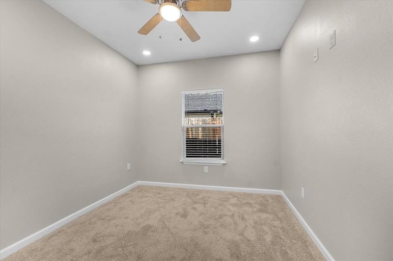 804 N Chandler Drive, Fort Worth TX 76111 - Photo 20