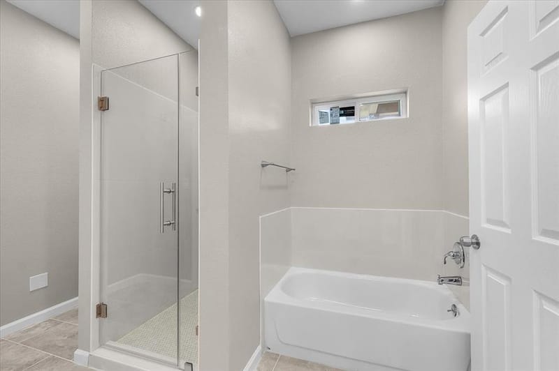 804 N Chandler Drive, Fort Worth TX 76111 - Photo 14