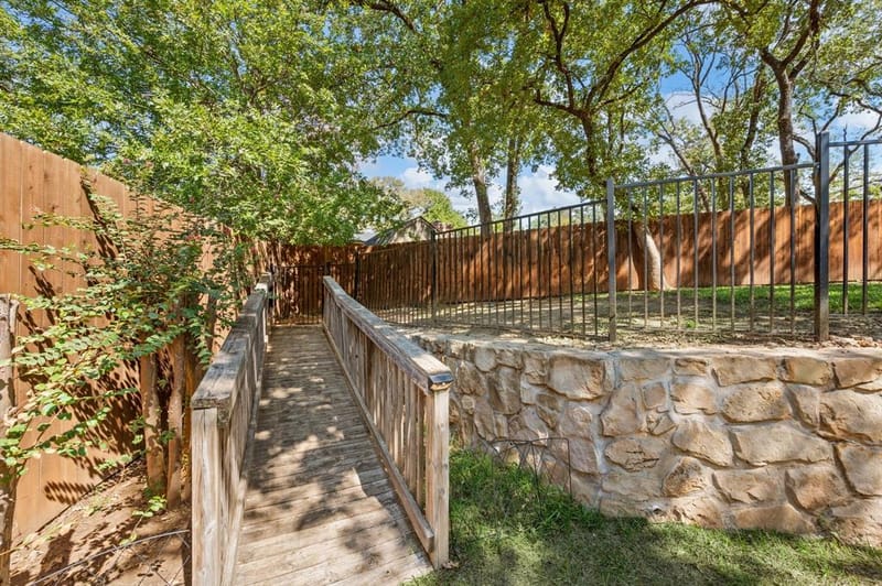 3500 Primrose Lane, Bedford TX 76021 - Photo 38