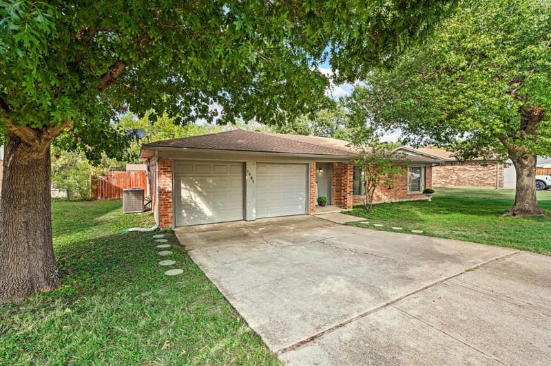 1121 Timbercreek Road, Benbrook TX 76126 - Photo 2