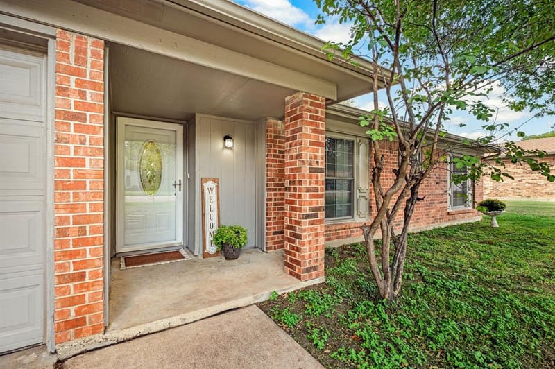 1121 Timbercreek Road, Benbrook TX 76126 - Photo 3
