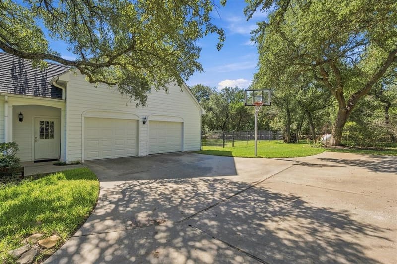 103 Royal Springs Lane, Crawford TX 76638 - Photo 34