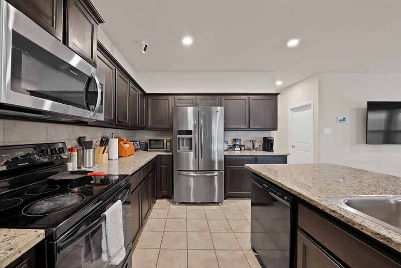 228 Foxhunter Street, Fort Worth TX 76131 - Photo 9