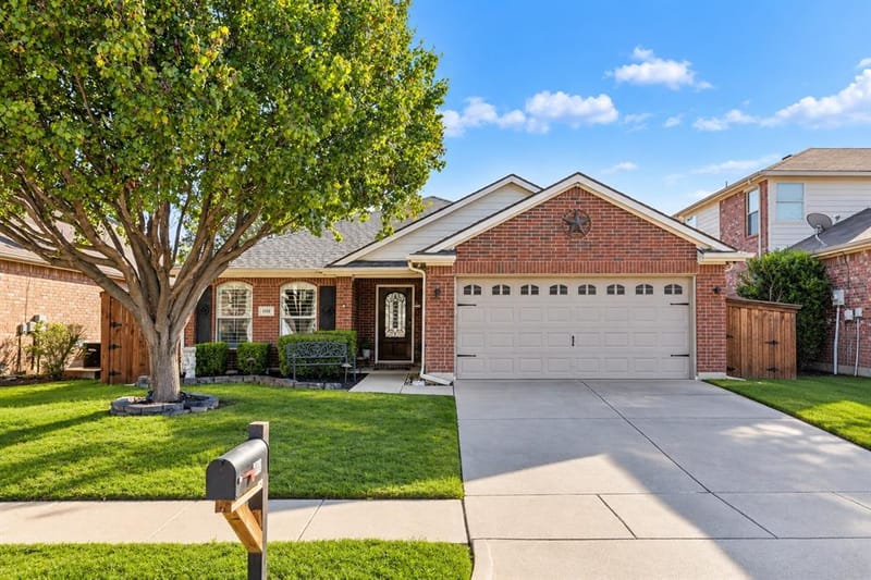 1118 Red Robin Drive, Aubrey TX 76227