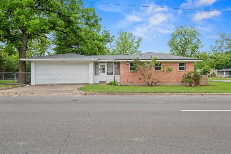 1803 S 15th Street, Temple TX 76504 - Photo 2