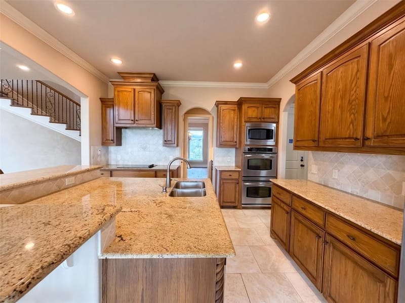 1119 Mallard Pointe Drive, Grand Prairie TX 75104 - Photo 2