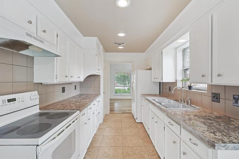 2320 Georgetown Drive, Denton TX 76201 - Photo 2