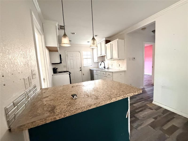 2248 Lea Crest Drive, Dallas TX 75216 - Photo 2