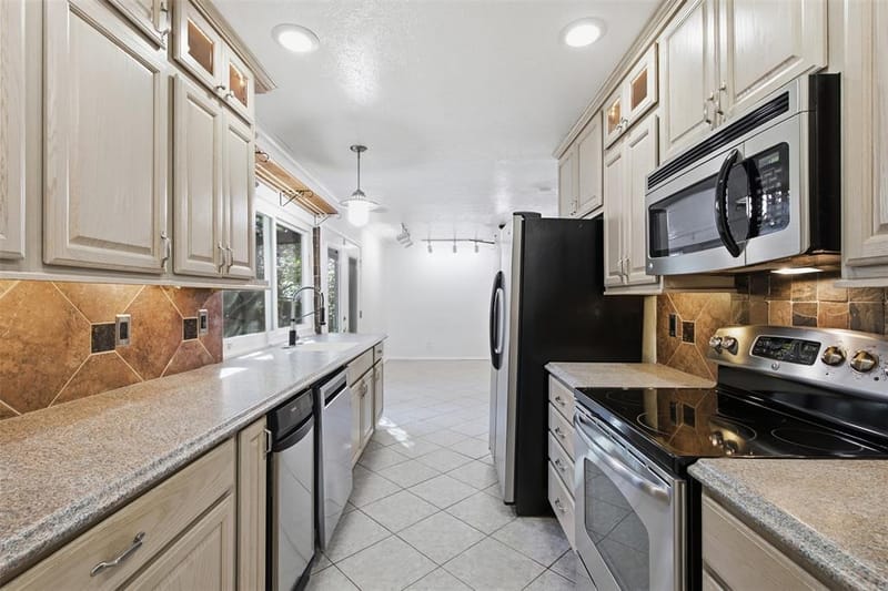 5068 Avery Lane, The Colony TX 75056 - Photo 8