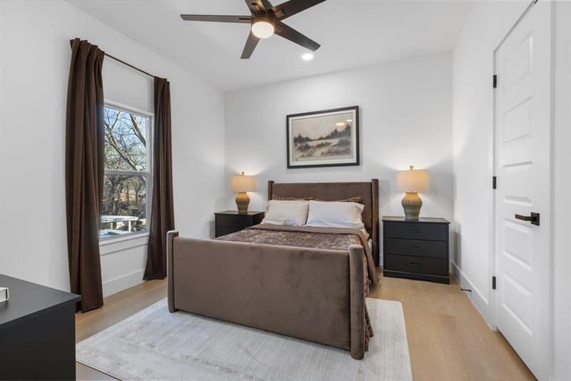 1511 S Barry Avenue, Dallas TX 75223 - Photo 33