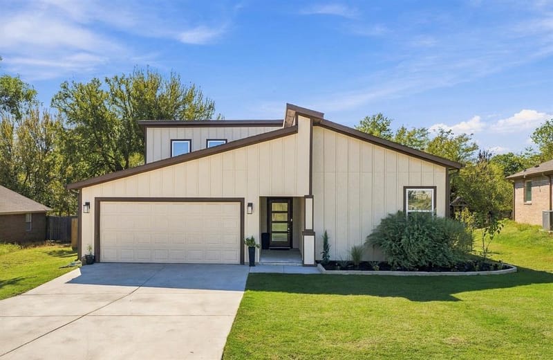 706 Port O Call Drive, Runaway Bay TX 76426