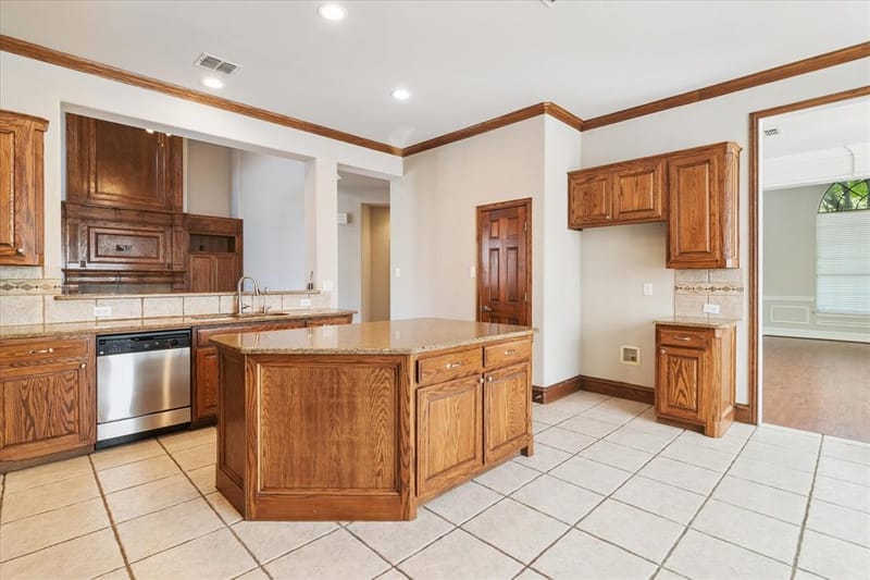 8323 Albritton Drive, Frisco TX 75036 - Photo 14
