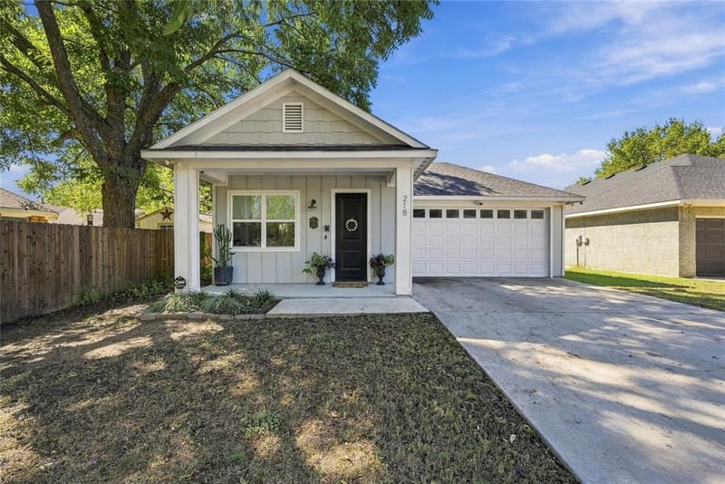 218 Rousseau Street, Waxahachie TX 75165