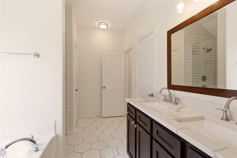 2201 Willow Creek Drive, Little Elm TX 75068 - Photo 11