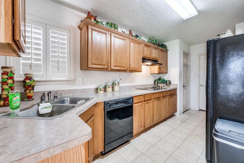 1606 Cancun Drive, Mansfield TX 76063 - Photo 2