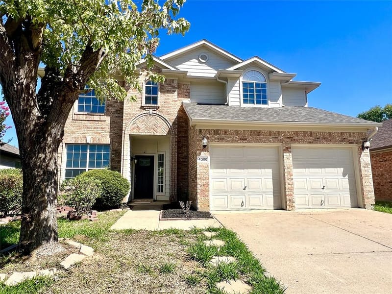 4300 Stone Hollow Way, Fort Worth TX 76040
