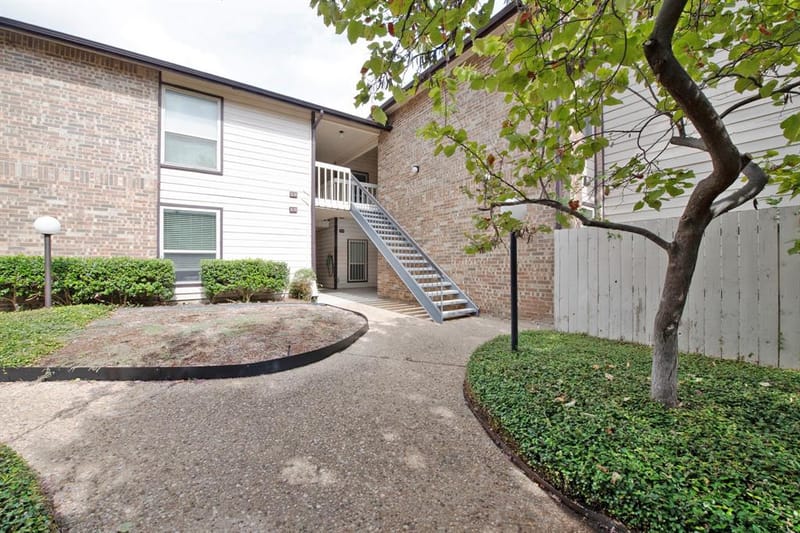 7107 Holly Hill Drive # 17, Dallas TX 75231