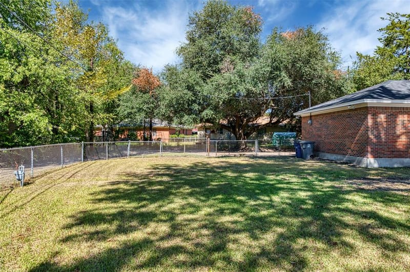 1522 Gillette Circle, Dallas TX 75217 - Photo 32