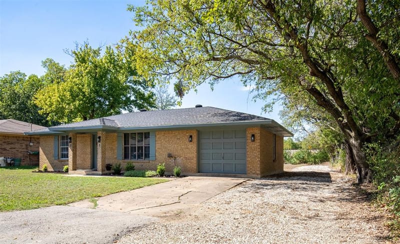 600 Mary Street, Aubrey TX 76227 - Photo 2