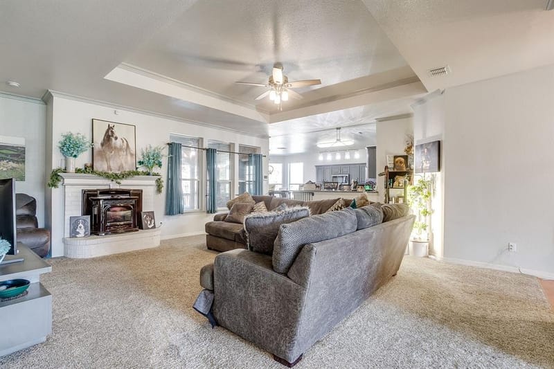 2226 Creek Side Drive, Weatherford TX 76087 - Photo 2