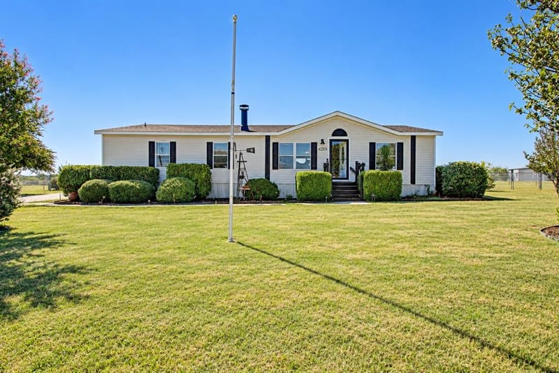 6305 Friesian Drive, Godley TX 76044