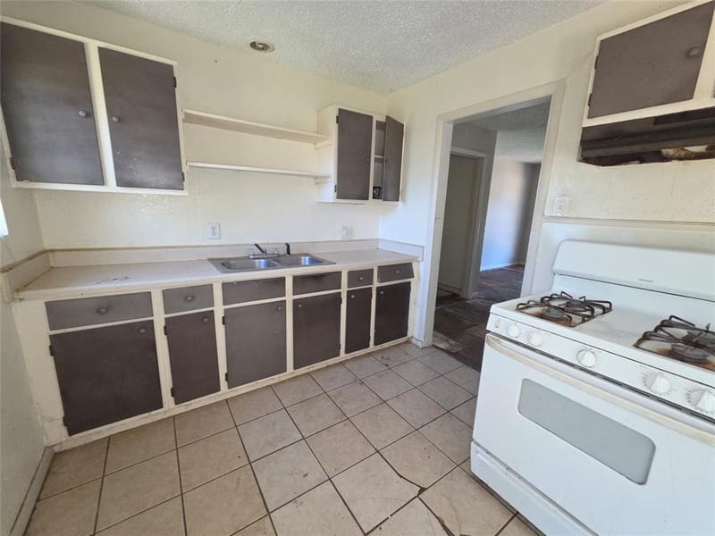 619 Truman Street, Arlington TX 76011 - Photo 5