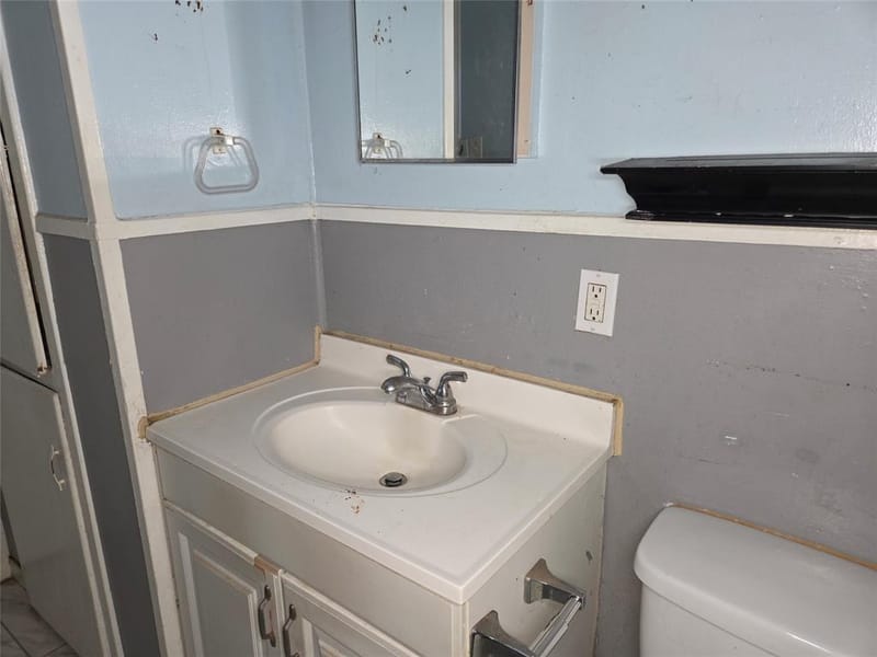 619 Truman Street, Arlington TX 76011 - Photo 9