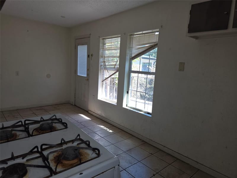 619 Truman Street, Arlington TX 76011 - Photo 10