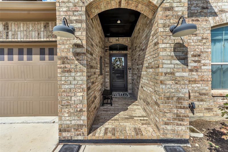 232 Drumcliffe Drive, Fort Worth TX 76052 - Photo 2