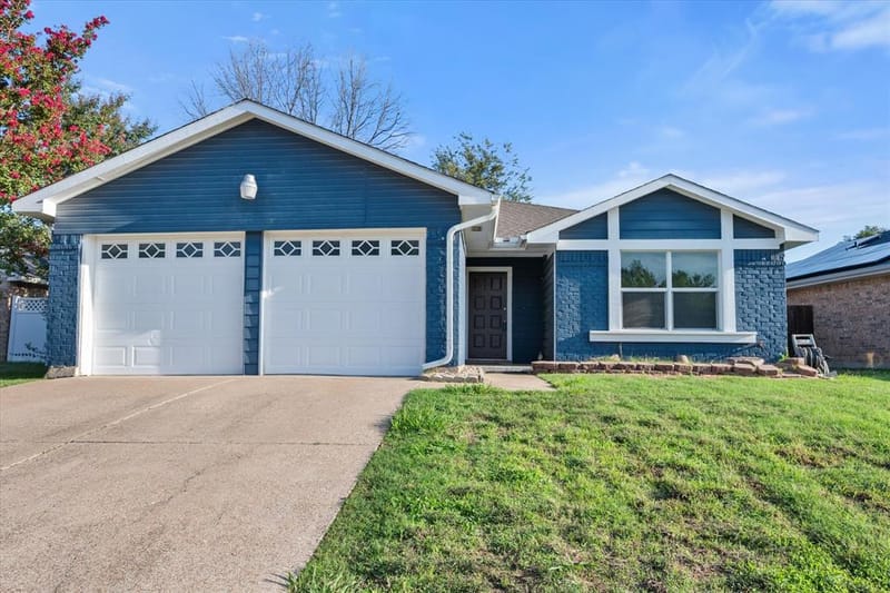 411 Lantana Drive, Arlington TX 76018 - Photo 2