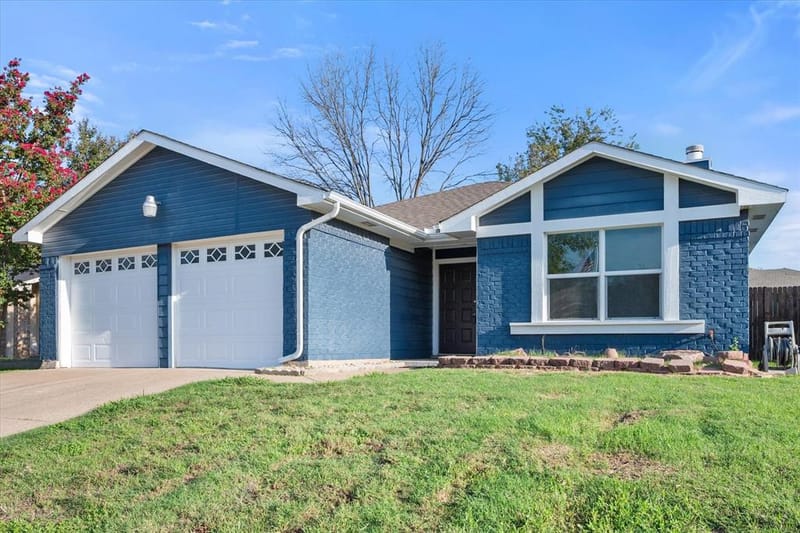 411 Lantana Drive, Arlington TX 76018 - Photo 3