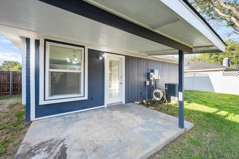 411 Lantana Drive, Arlington TX 76018 - Photo 5