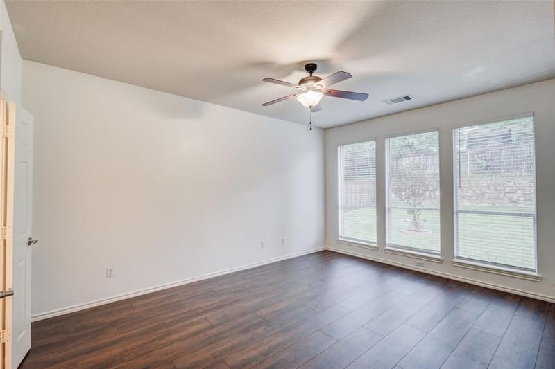7048 Summit Parc Drive, Dallas TX 75249 - Photo 12