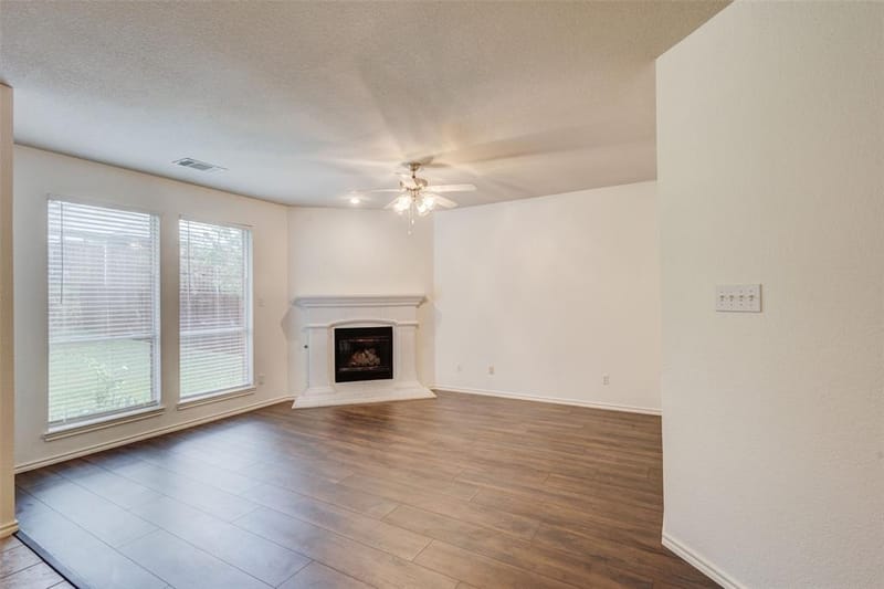 7048 Summit Parc Drive, Dallas TX 75249 - Photo 10