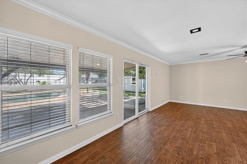 521 E Glendale Street, Crowley TX 76036 - Photo 6