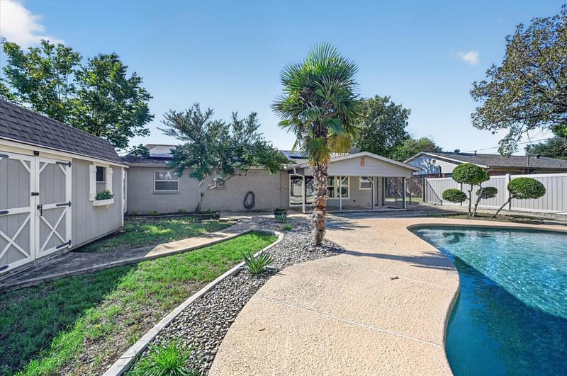 521 E Glendale Street, Crowley TX 76036 - Photo 22