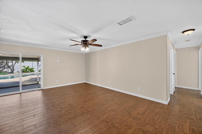 521 E Glendale Street, Crowley TX 76036 - Photo 5