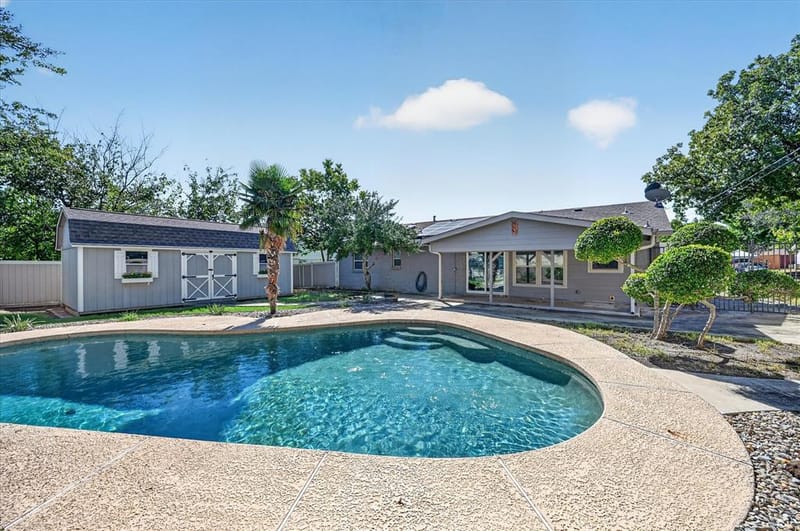 521 E Glendale Street, Crowley TX 76036 - Photo 20