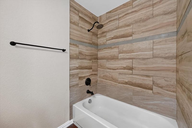 521 E Glendale Street, Crowley TX 76036 - Photo 14