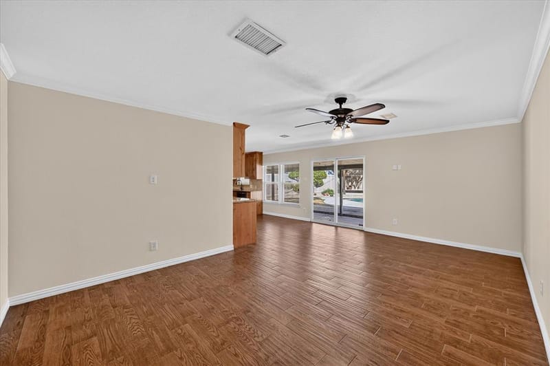 521 E Glendale Street, Crowley TX 76036 - Photo 4