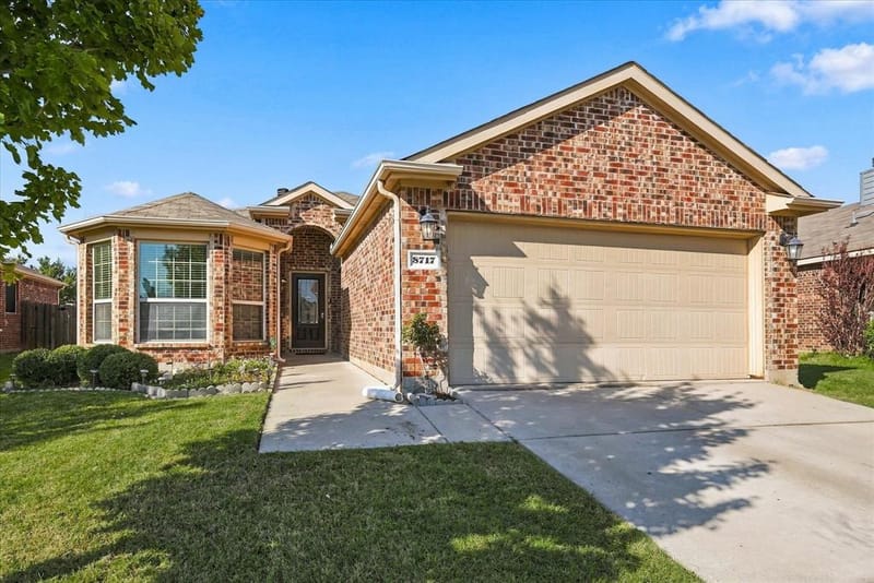 8717 Whirlwind Trail, Aubrey TX 76227
