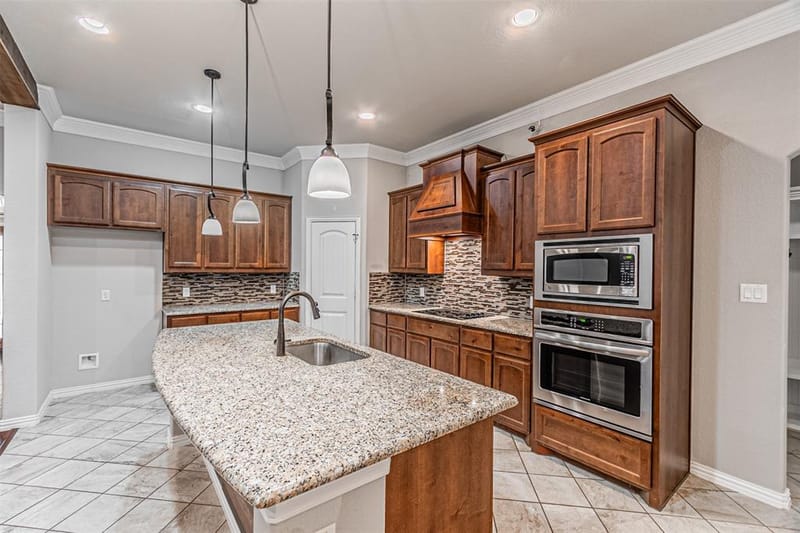 7812 Grain Court, Godley TX 76044 - Photo 11