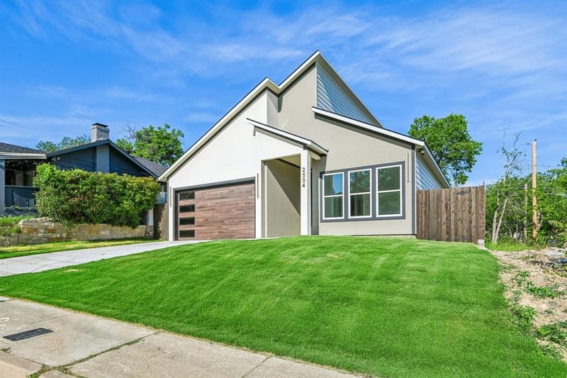 2504 Vaughn Boulevard, Fort Worth TX 76105 - Photo 2