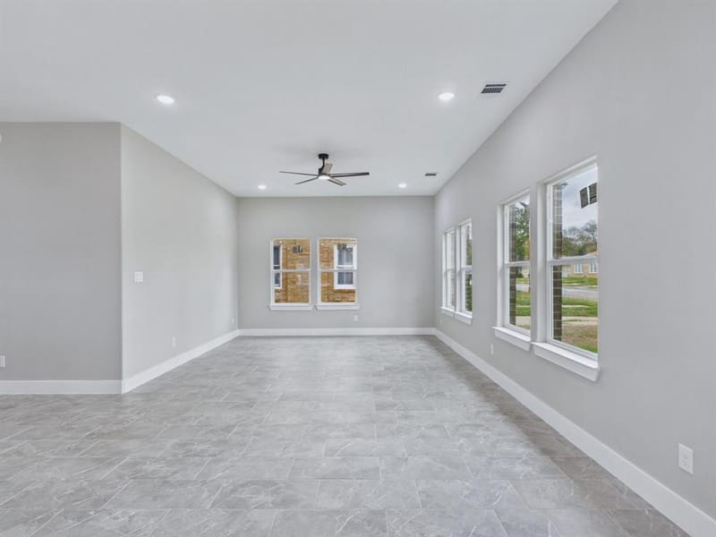 948 Marion Avenue, Fort Worth TX 76104 - Photo 5