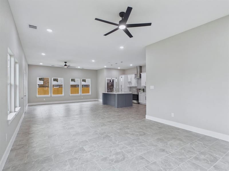 948 Marion Avenue, Fort Worth TX 76104 - Photo 10